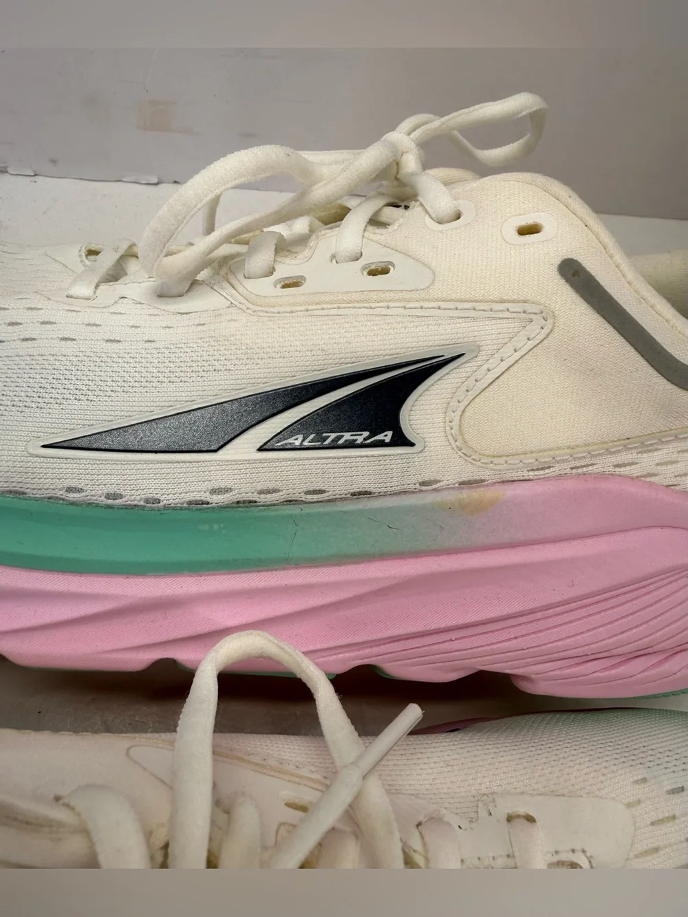 Altra Via Olympus max cushion White Running Sneakers with Pink & Mint womens 8.5